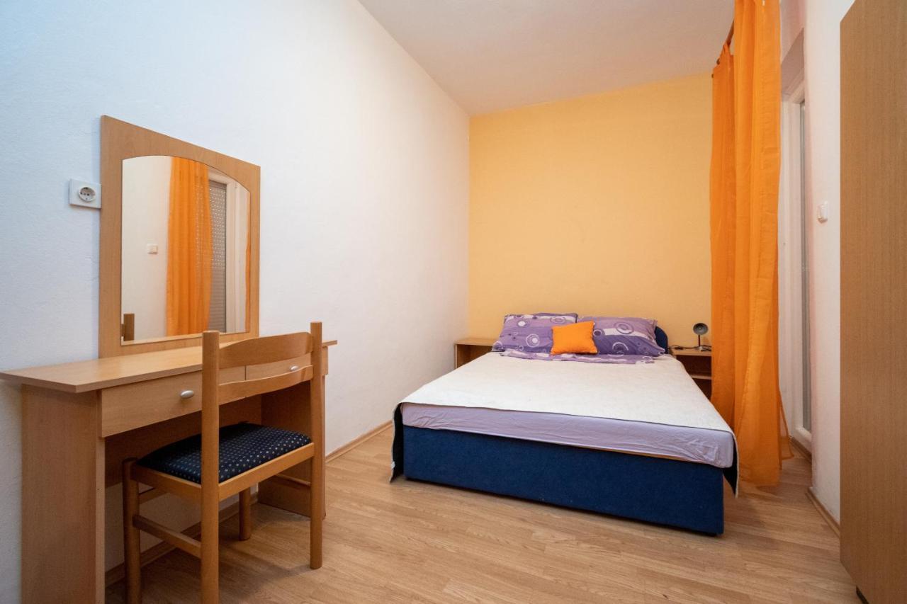 Apartments And Rooms By The Sea Posedarje, Novigrad - 21123 Экстерьер фото